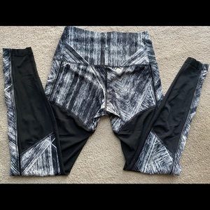 Lululemon athletics yoga pants
